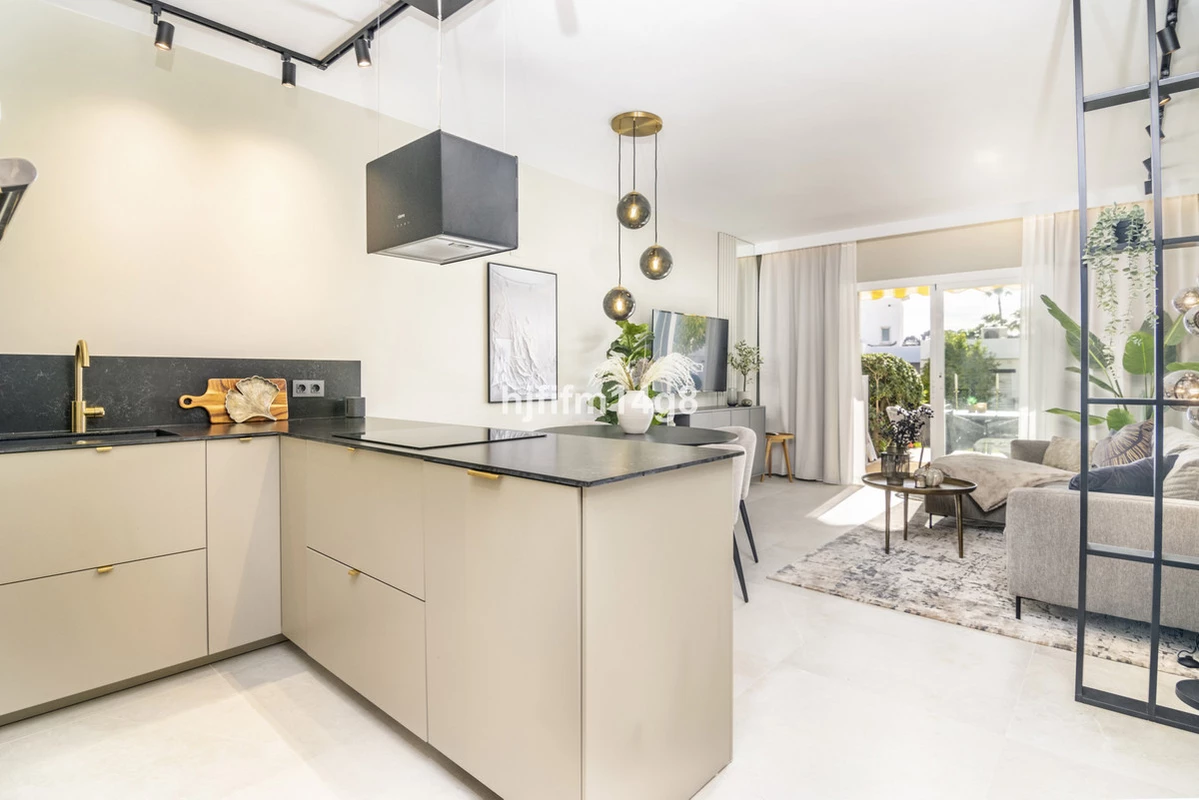 9-467d0cee5b725f3ef65f102a0c2e69c0