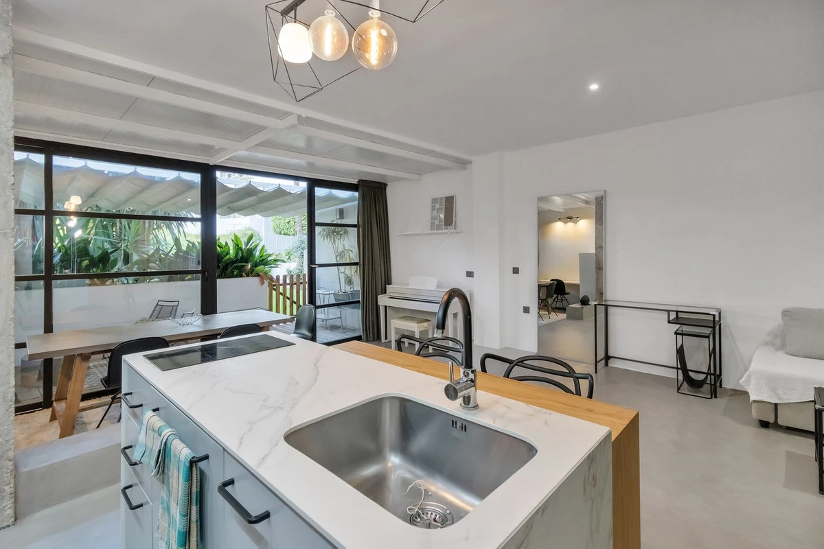 8-e64a9055bba3e77ac8aca3b893cdf826