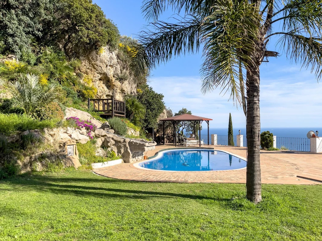 4-c23c0f86247804fa50226aecd8b0b2c8