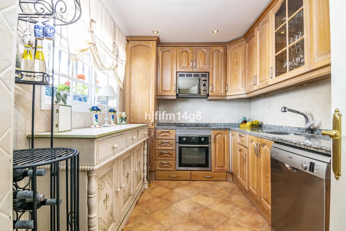 8-e64a9055bba3e77ac8aca3b893cdf826