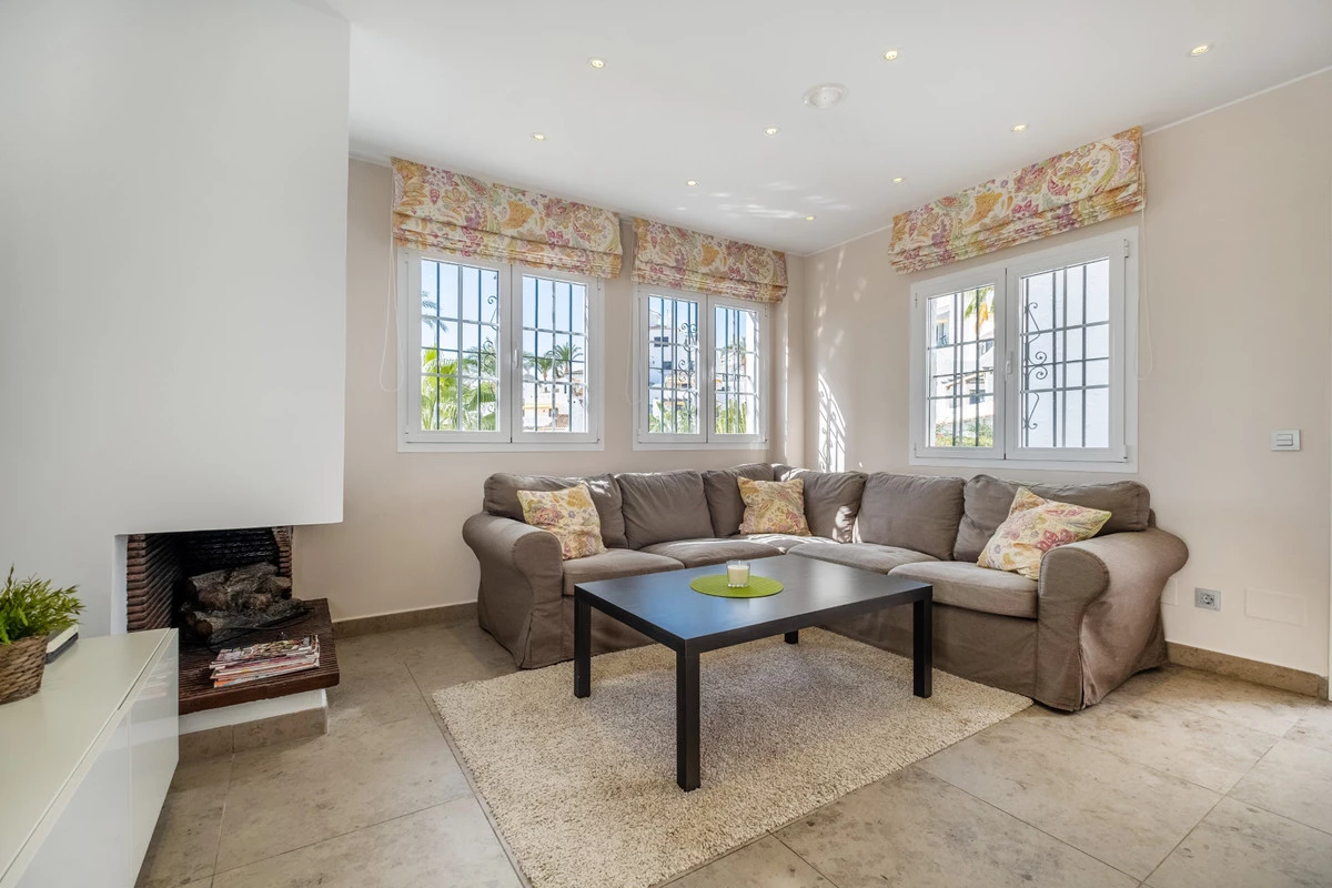 3-e898b2bb2a2fdfd06d2c39894dce8316