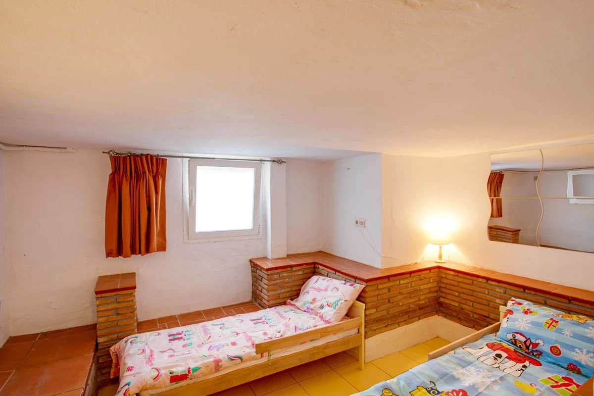 8-e64a9055bba3e77ac8aca3b893cdf826