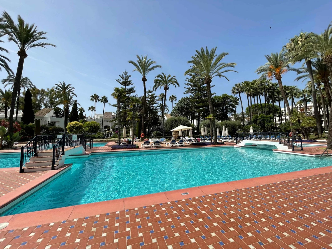 1-7980e48d732b6fc85c14b43b94d2aa54