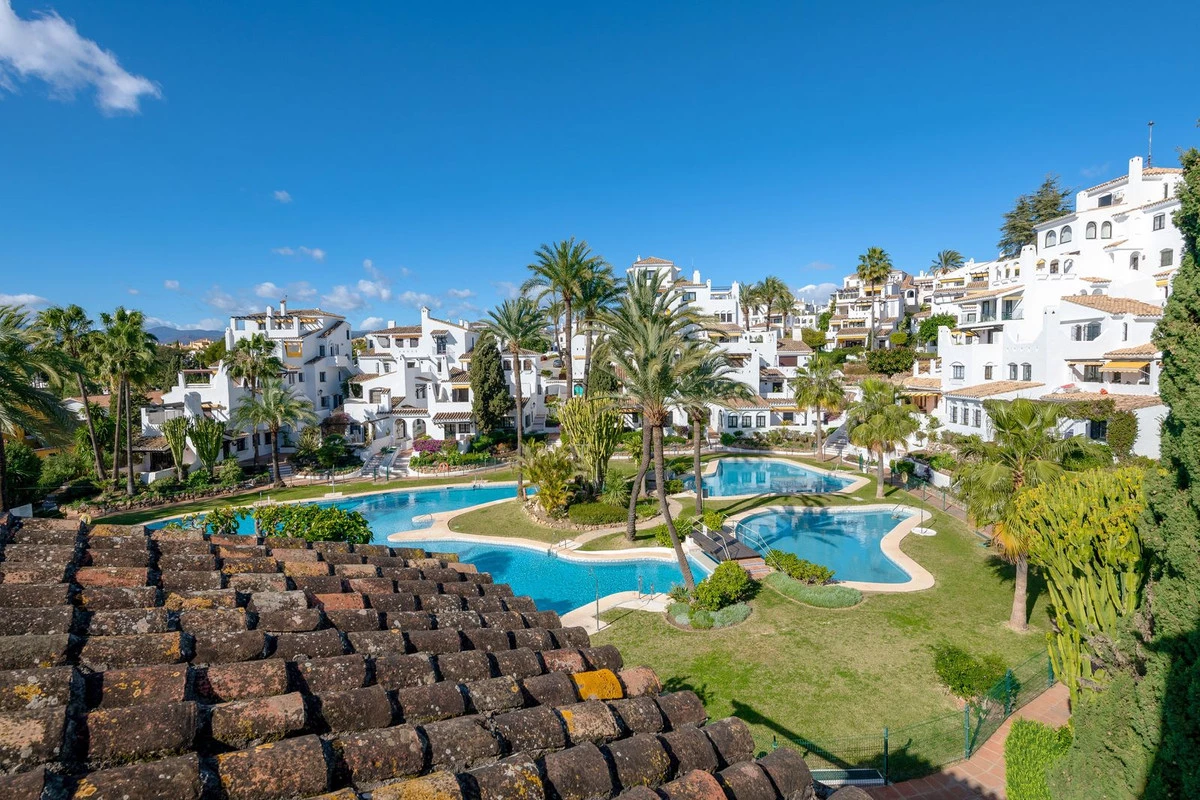 1-7980e48d732b6fc85c14b43b94d2aa54