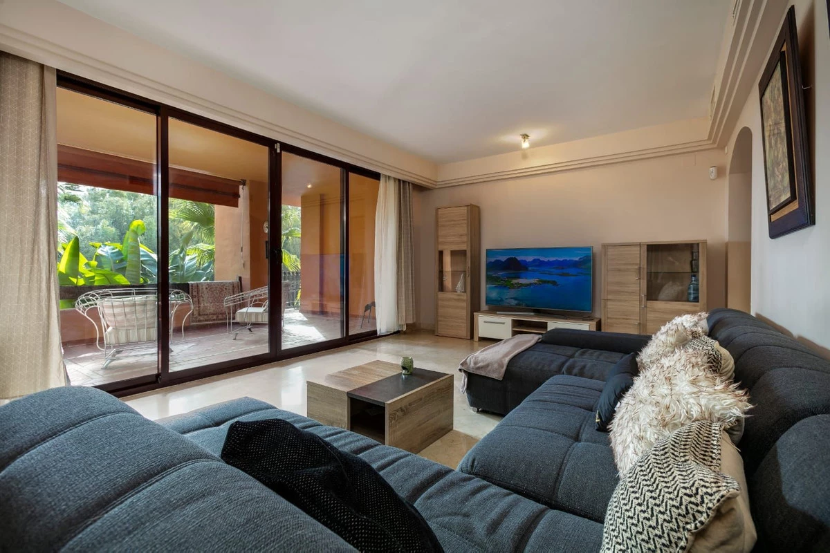 2-5bd7b9d04b45e33852eaf0ec6670150d