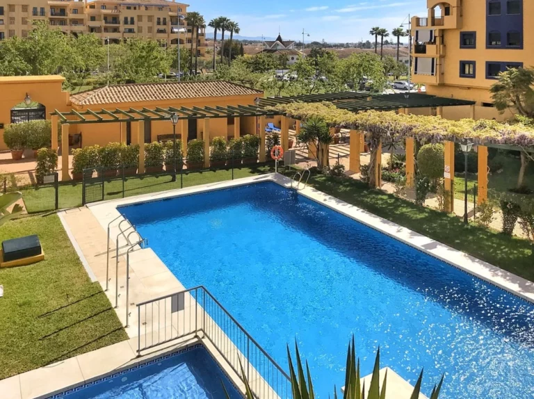 R4069942 | Penthouse in San Pedro de Alcántara – € 460,000 – 3 beds, 2 baths