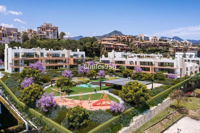 R4102117 | Middle Floor Apartment in Estepona – € 614,000 – 3 beds, 2 baths