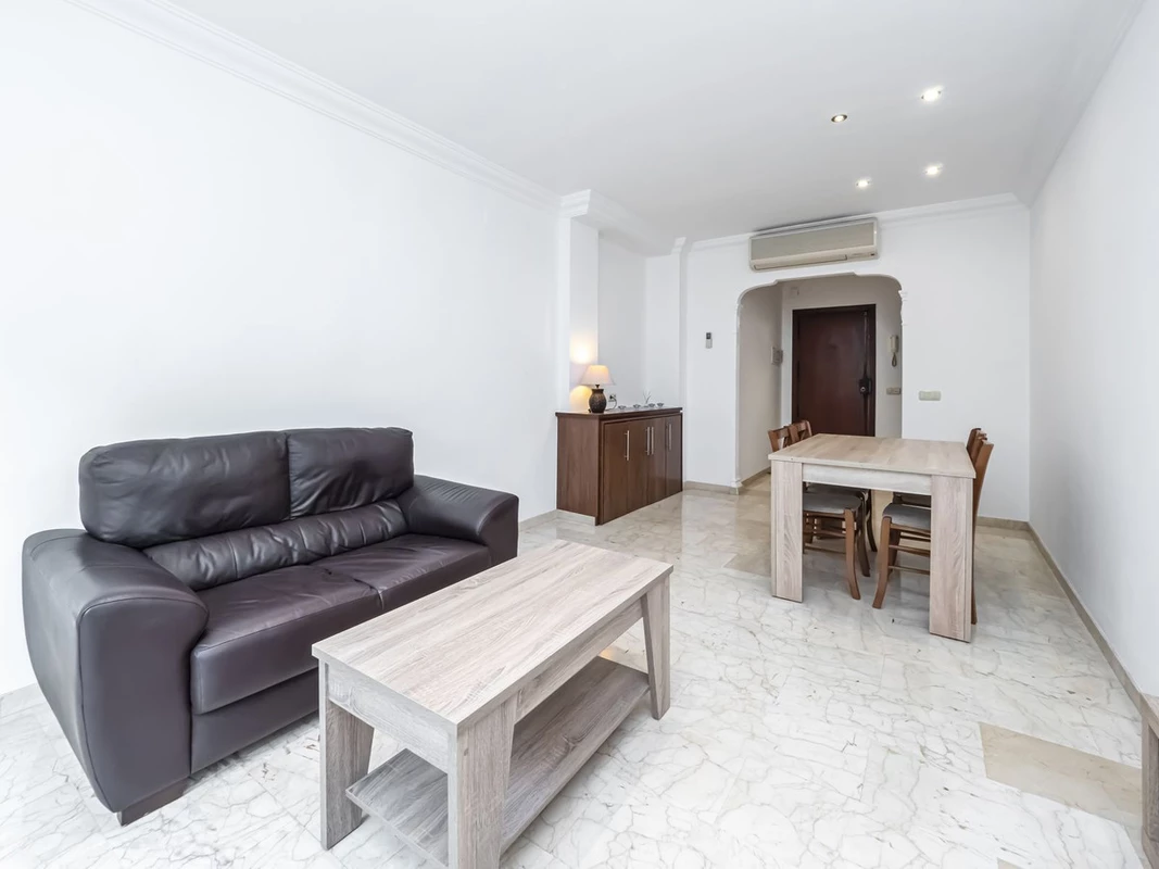 2-5bd7b9d04b45e33852eaf0ec6670150d