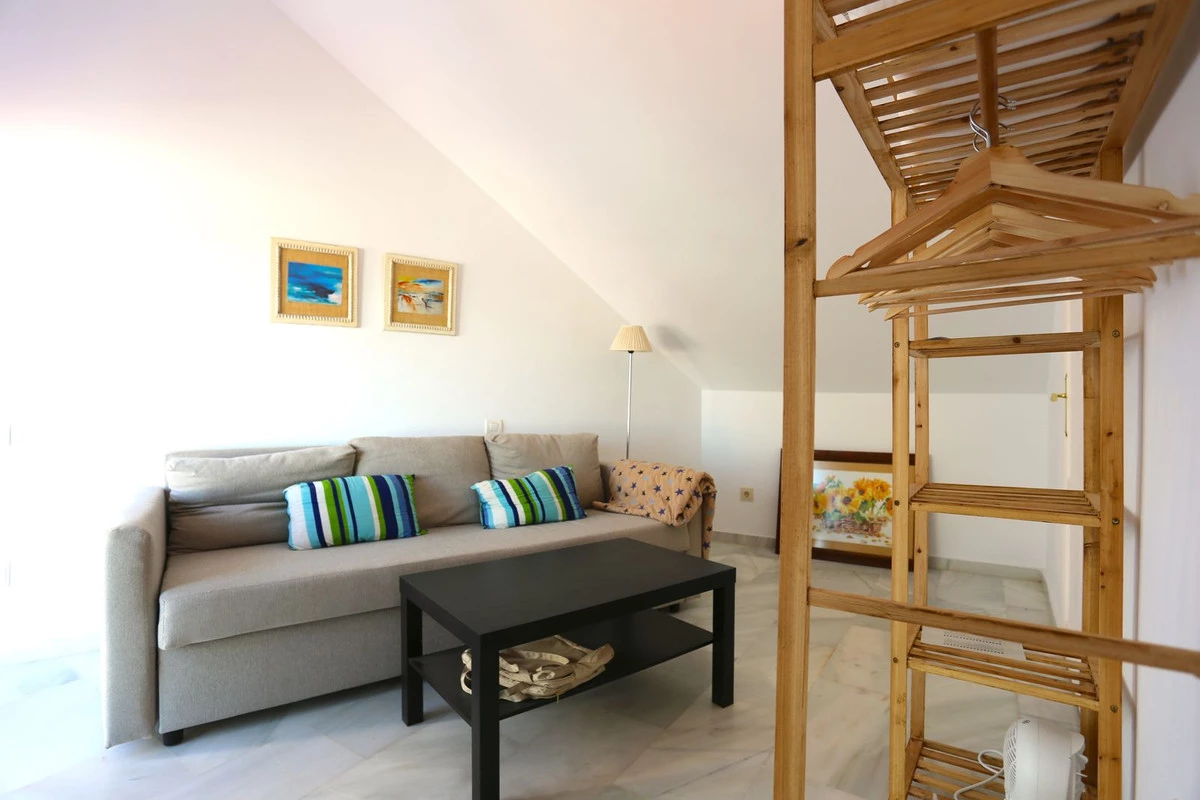 9-467d0cee5b725f3ef65f102a0c2e69c0