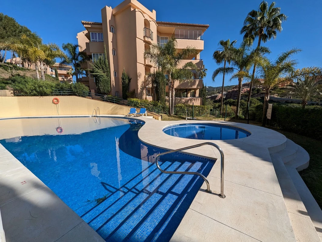 2-5bd7b9d04b45e33852eaf0ec6670150d