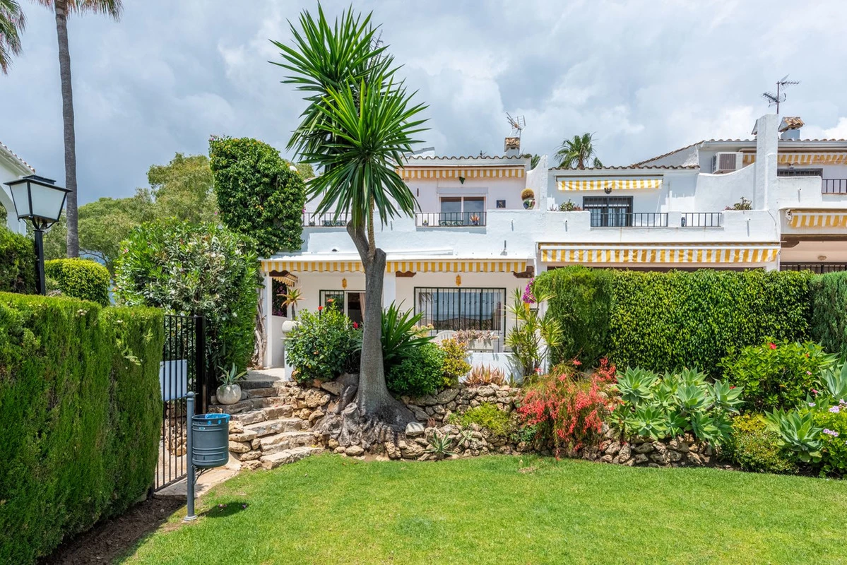 1-7980e48d732b6fc85c14b43b94d2aa54