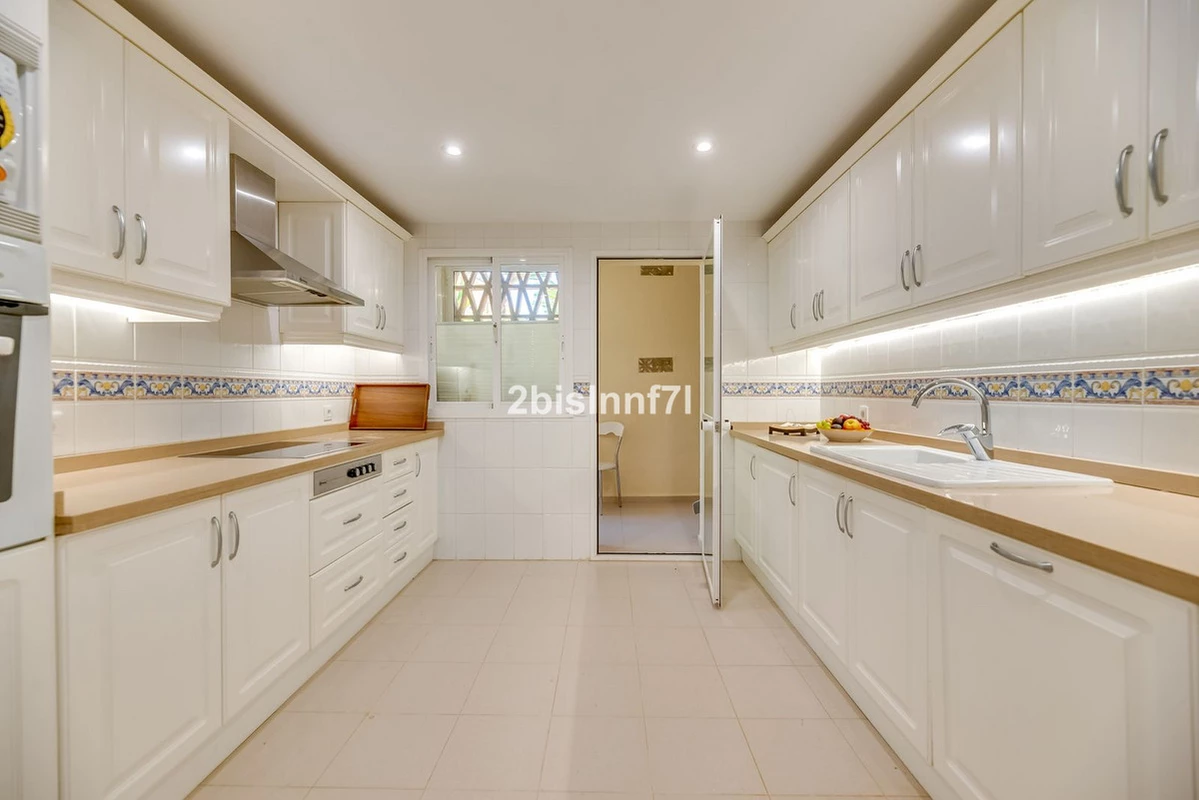 8-e64a9055bba3e77ac8aca3b893cdf826