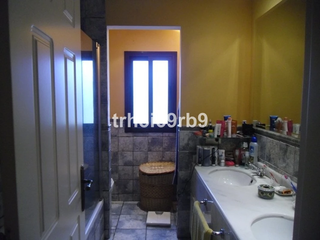 8-e64a9055bba3e77ac8aca3b893cdf826