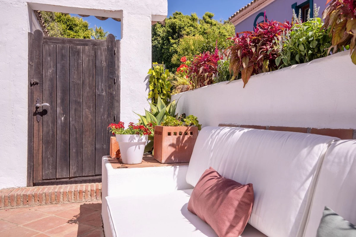 7-aa4cc561180b369757c0bb4af9886cd3