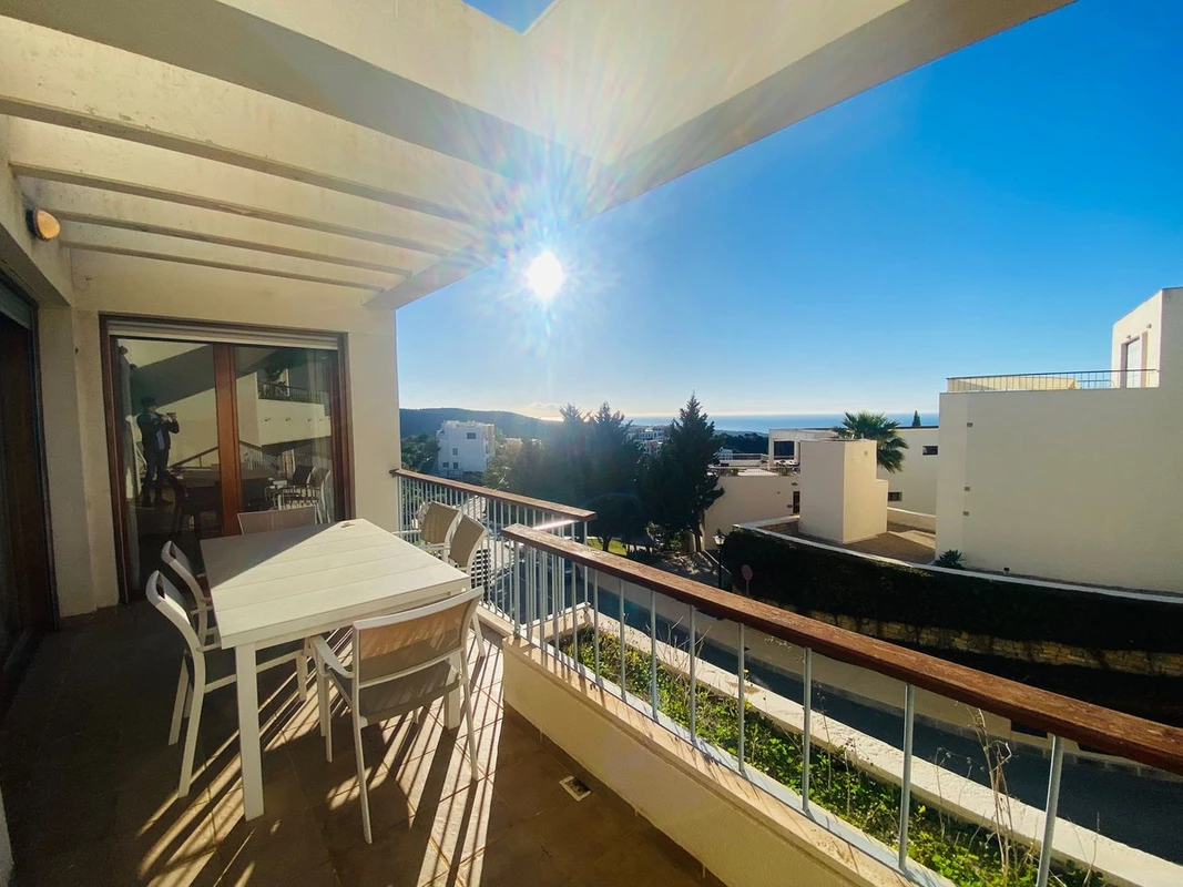 1-7980e48d732b6fc85c14b43b94d2aa54