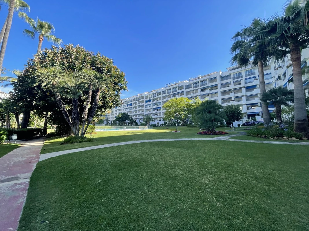 2-5bd7b9d04b45e33852eaf0ec6670150d