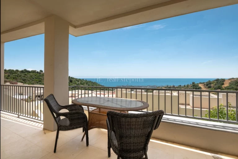 A0032 | Apartment in Marbella East – € 625,000 – 3 beds, 3 baths