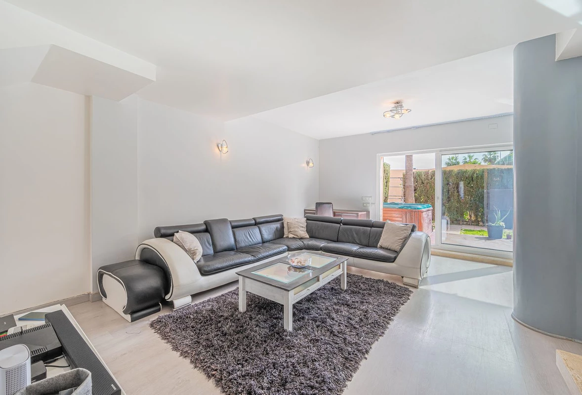 8-e64a9055bba3e77ac8aca3b893cdf826