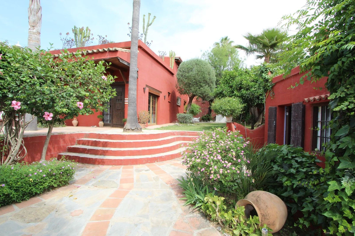 4-c23c0f86247804fa50226aecd8b0b2c8