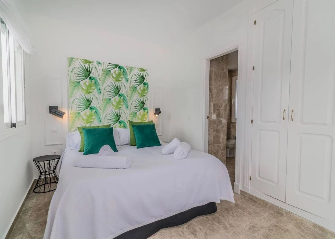 7-aa4cc561180b369757c0bb4af9886cd3