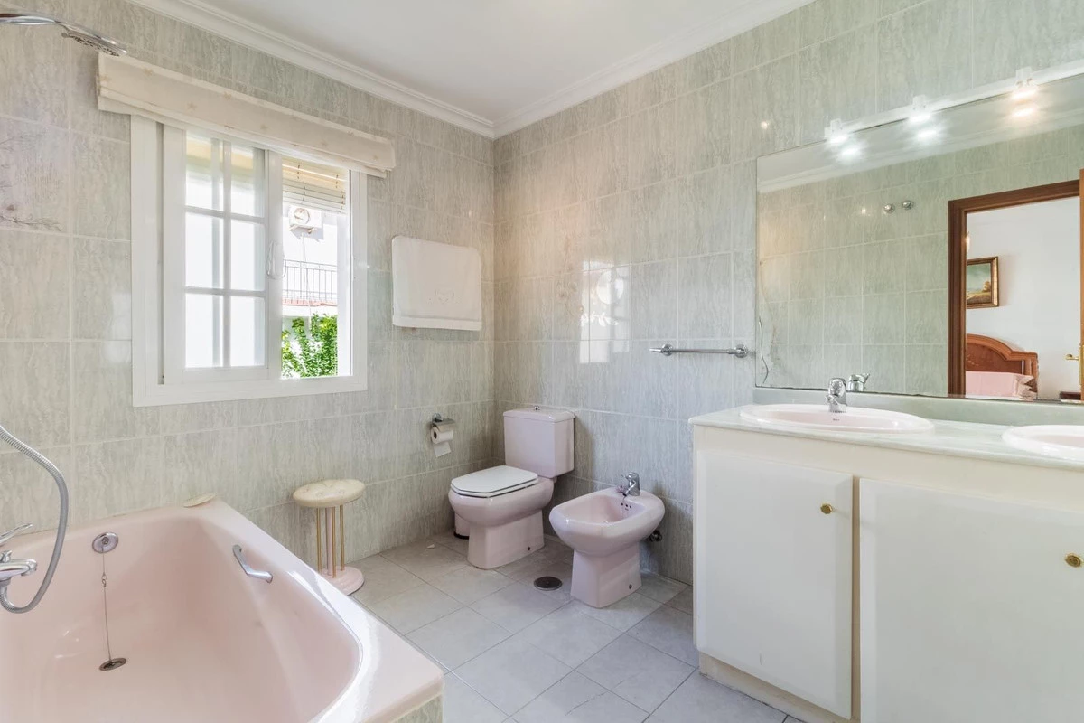 7-aa4cc561180b369757c0bb4af9886cd3