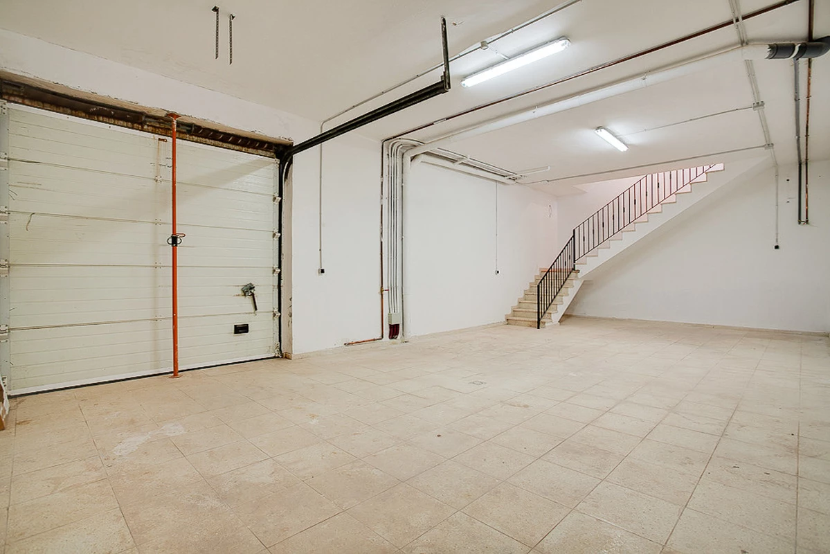 9-467d0cee5b725f3ef65f102a0c2e69c0