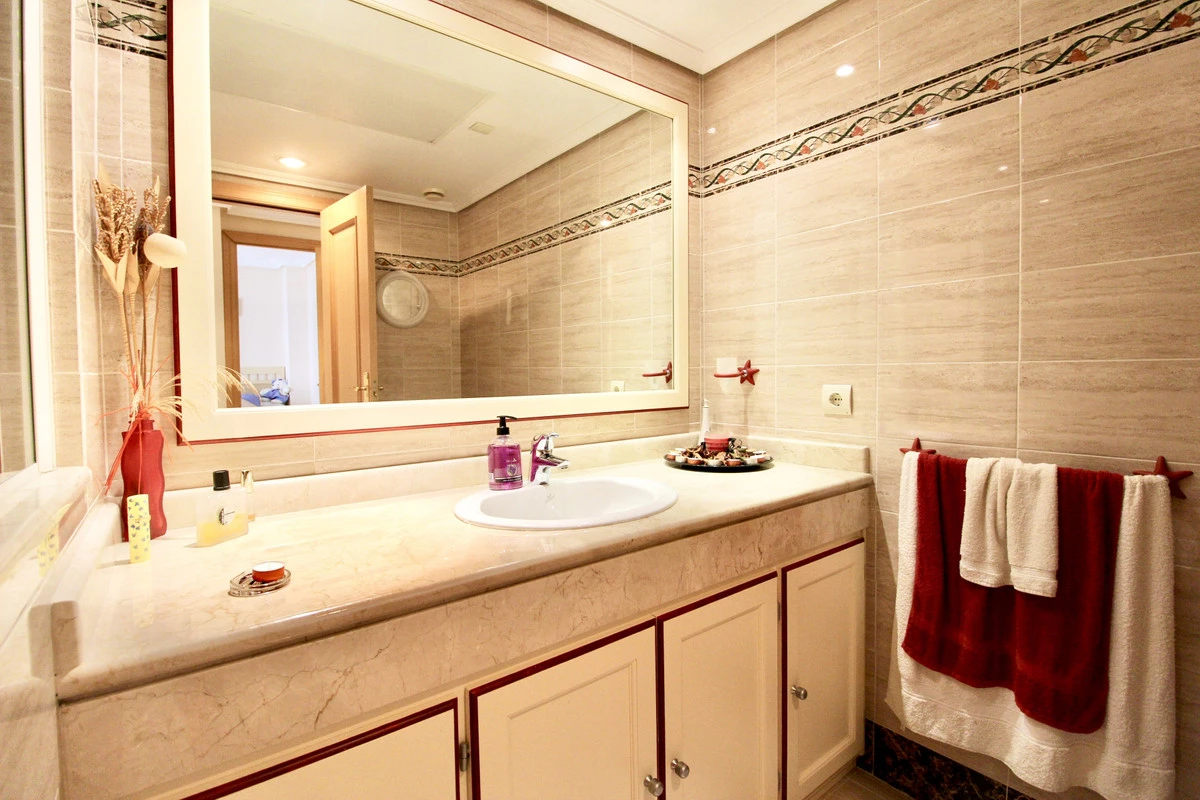 8-e64a9055bba3e77ac8aca3b893cdf826