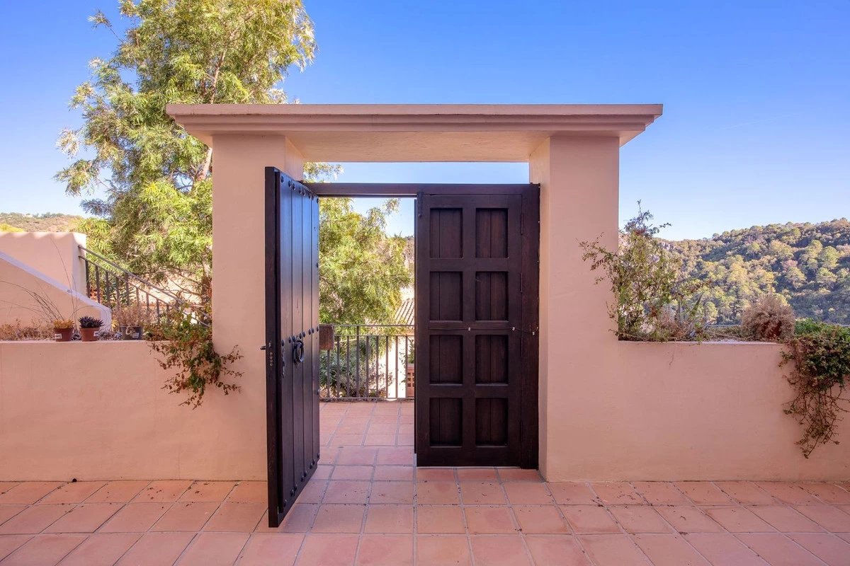 1-7980e48d732b6fc85c14b43b94d2aa54