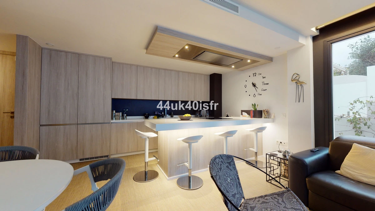 8-e64a9055bba3e77ac8aca3b893cdf826