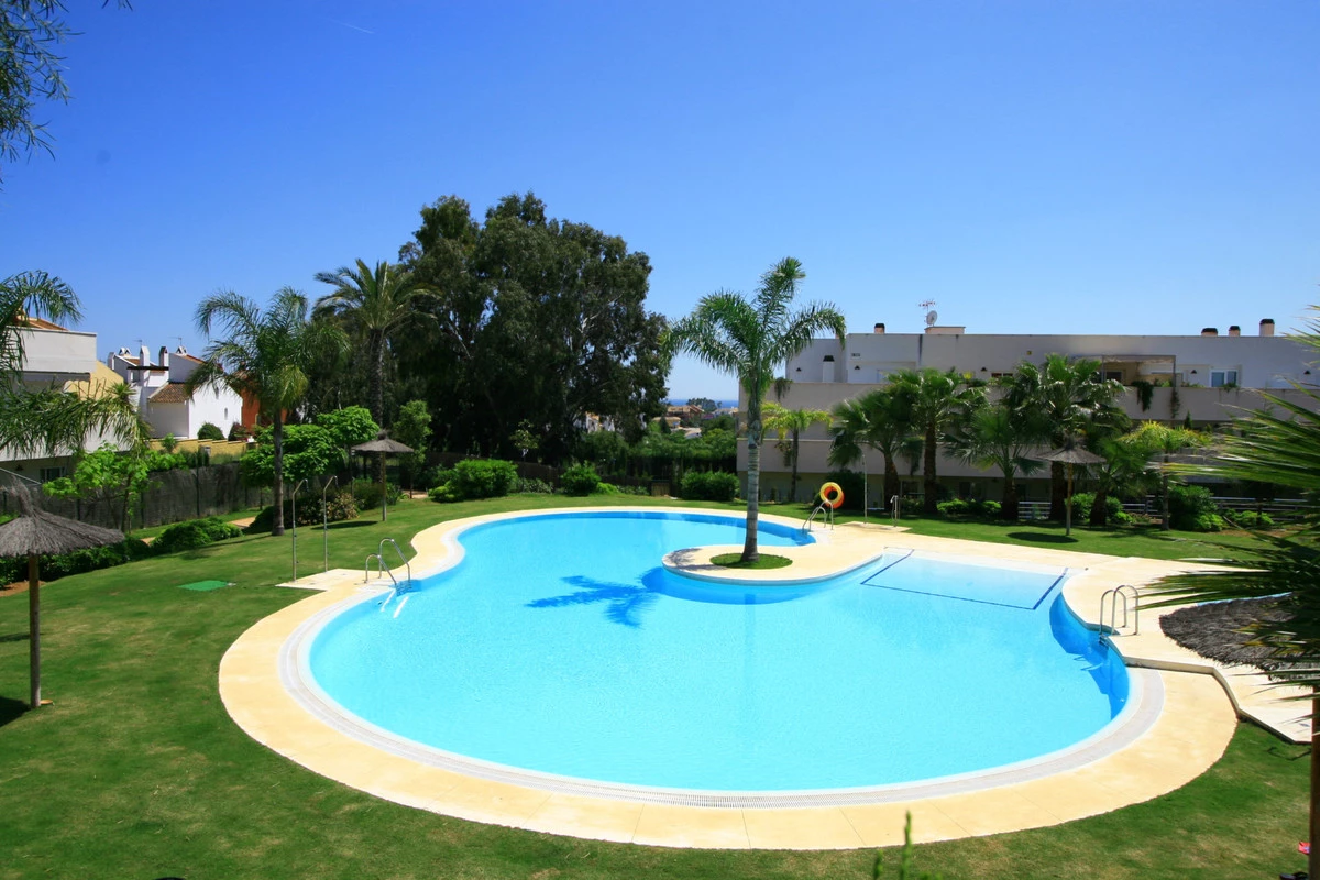 2-5bd7b9d04b45e33852eaf0ec6670150d