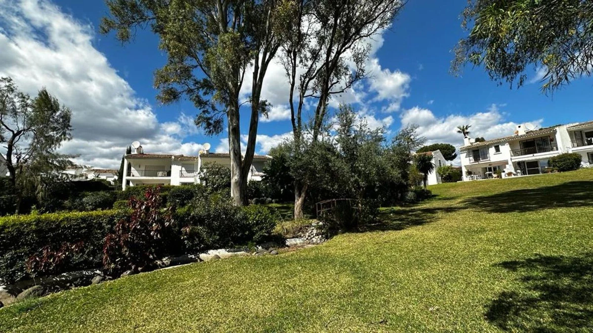 2-5bd7b9d04b45e33852eaf0ec6670150d