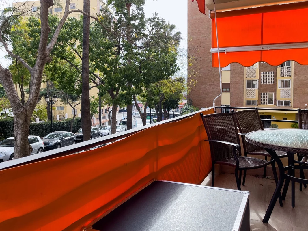 2-5bd7b9d04b45e33852eaf0ec6670150d