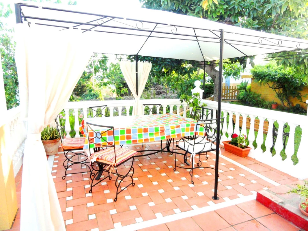 2-5bd7b9d04b45e33852eaf0ec6670150d