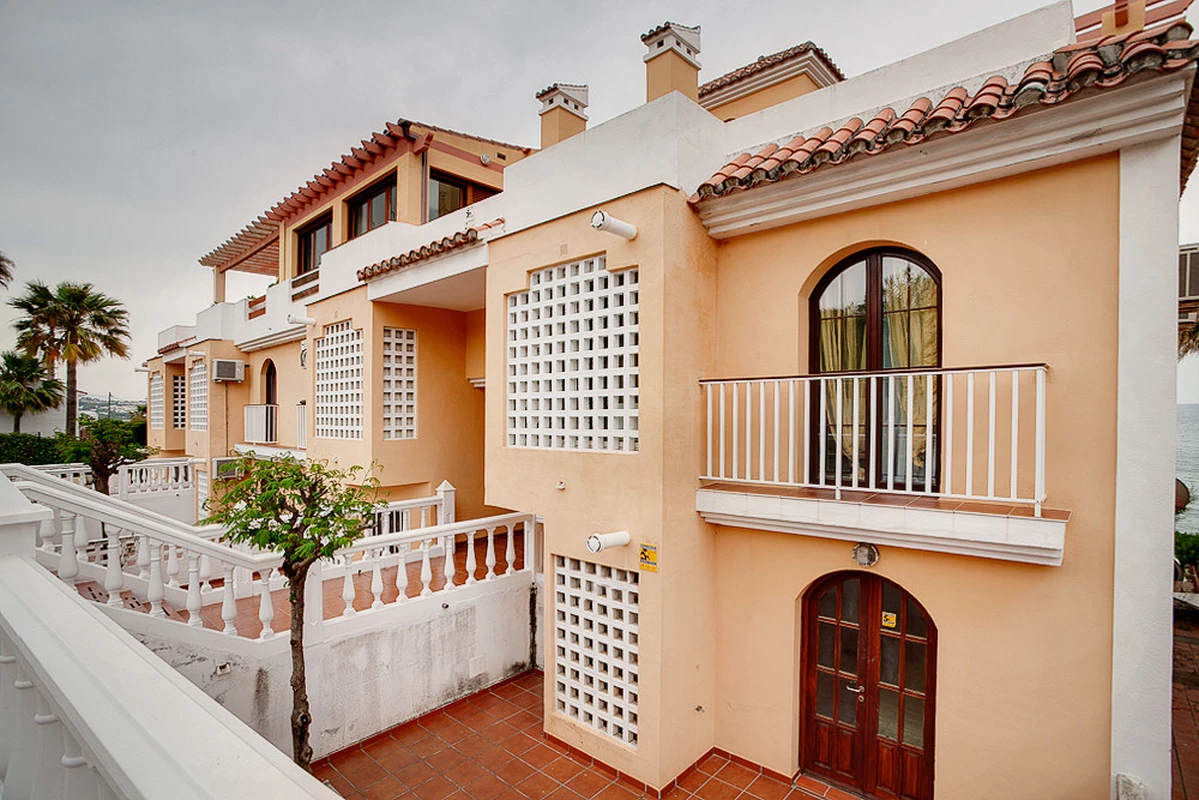 2-5bd7b9d04b45e33852eaf0ec6670150d