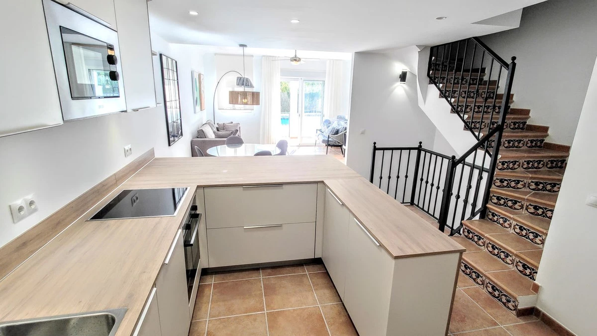 4-c23c0f86247804fa50226aecd8b0b2c8