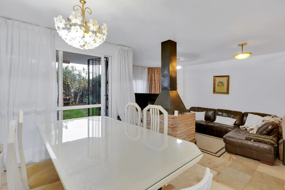 7-aa4cc561180b369757c0bb4af9886cd3