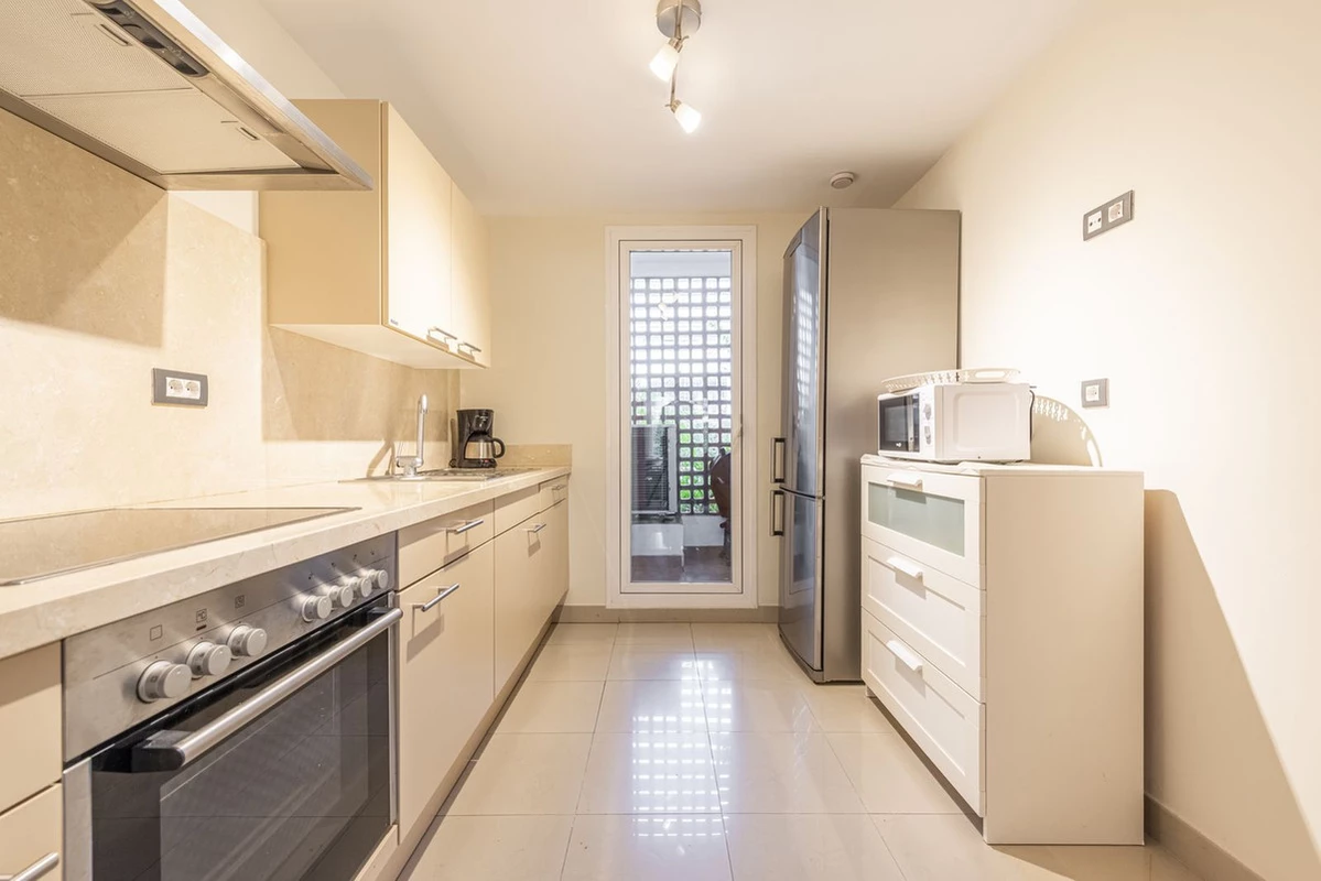 8-e64a9055bba3e77ac8aca3b893cdf826