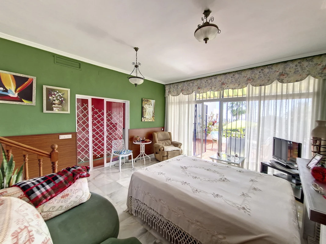 4-c23c0f86247804fa50226aecd8b0b2c8