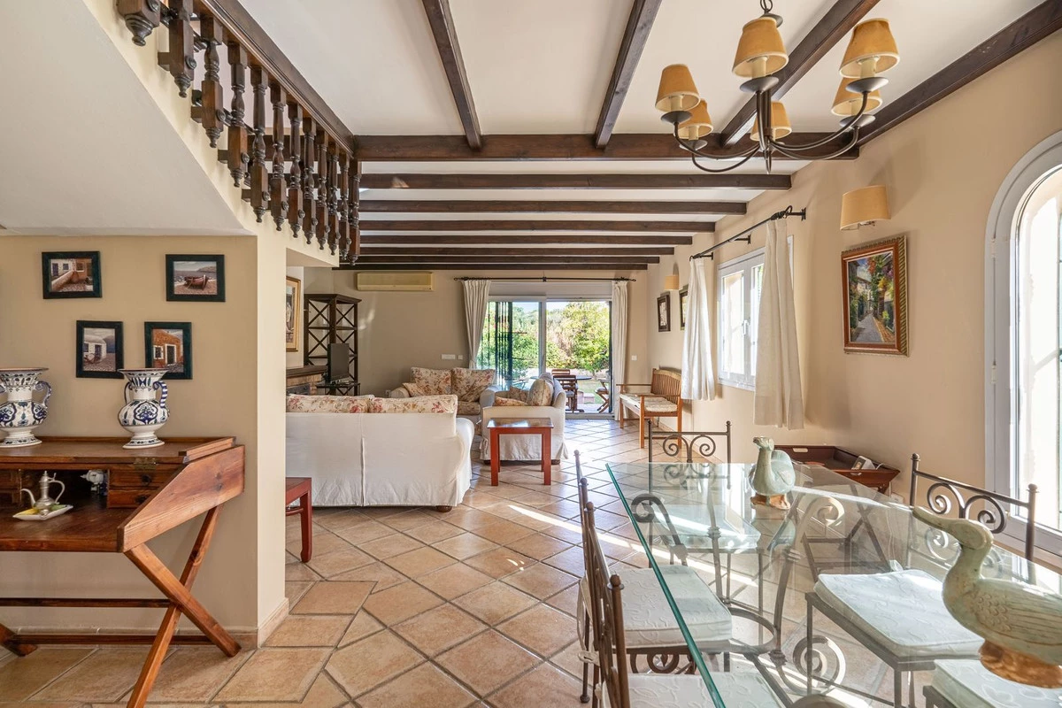 2-5bd7b9d04b45e33852eaf0ec6670150d