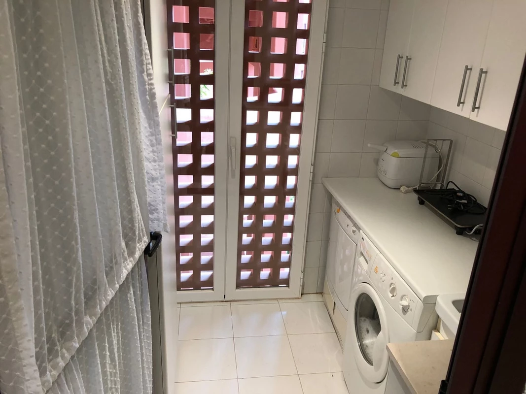 8-e64a9055bba3e77ac8aca3b893cdf826