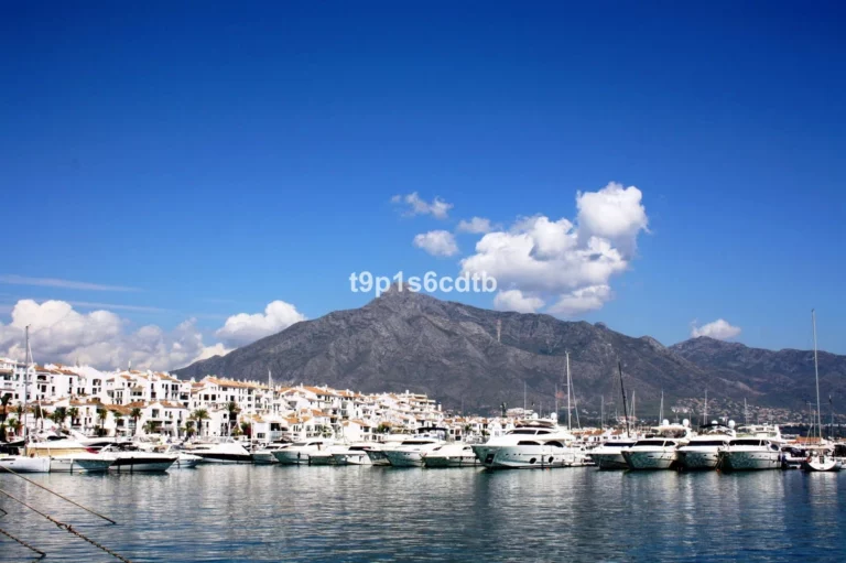 R3213733 | Middle Floor Apartment in Puerto Banús – € 395,000 – 1 beds, 1 baths