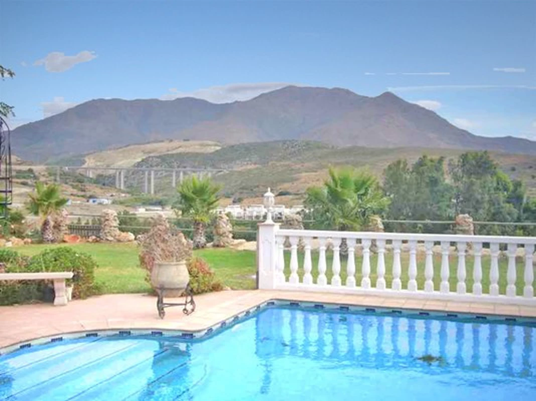 4-c23c0f86247804fa50226aecd8b0b2c8