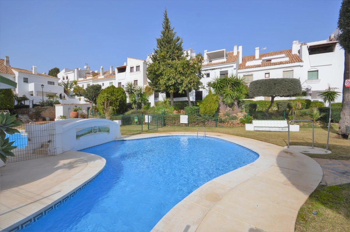 2-5bd7b9d04b45e33852eaf0ec6670150d