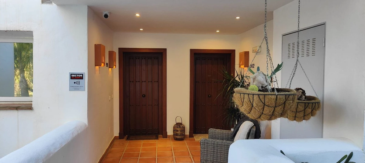 1-7980e48d732b6fc85c14b43b94d2aa54