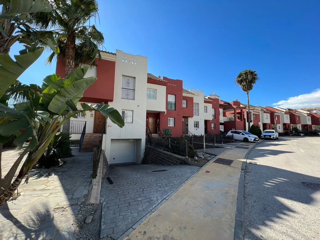 1-7980e48d732b6fc85c14b43b94d2aa54