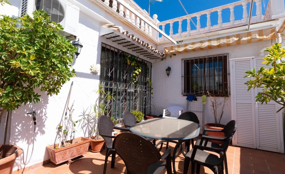 2-5bd7b9d04b45e33852eaf0ec6670150d