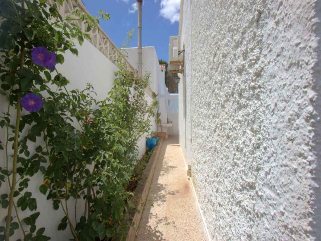 8-e64a9055bba3e77ac8aca3b893cdf826