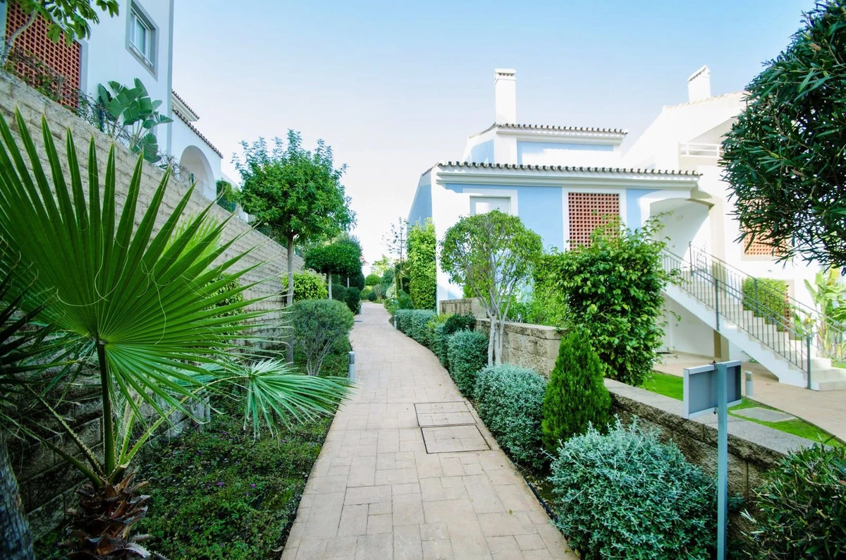 3-e898b2bb2a2fdfd06d2c39894dce8316