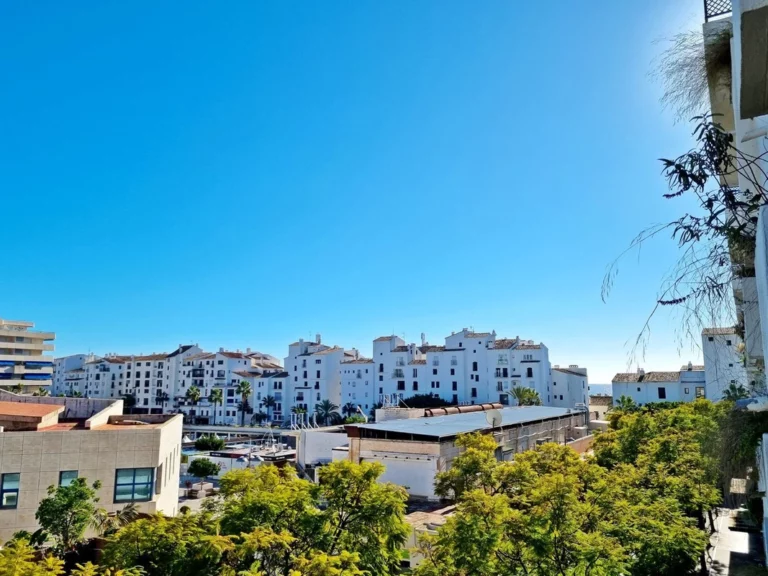 R4231246 | Middle Floor Apartment in Puerto Banús – € 495,000 – 2 beds, 2 baths