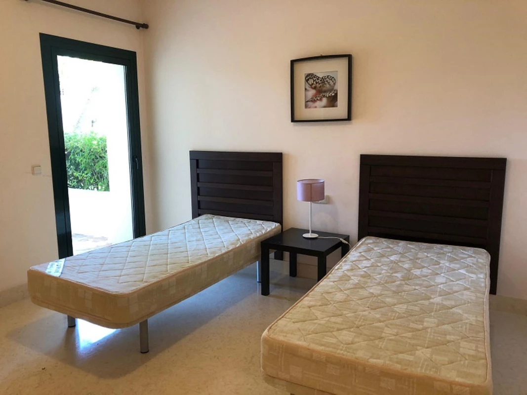 8-e64a9055bba3e77ac8aca3b893cdf826